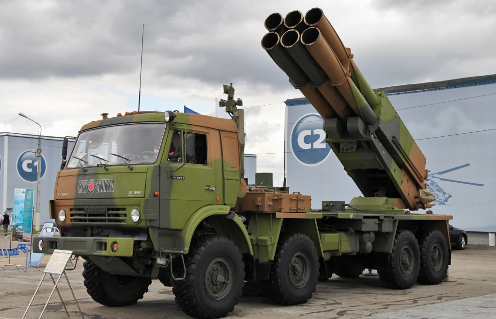 combat_vehicle_9a52-4_smerch_mlrs_3.png