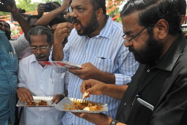 virat-hindu-BEEF-KERALA_3168914f.jpg