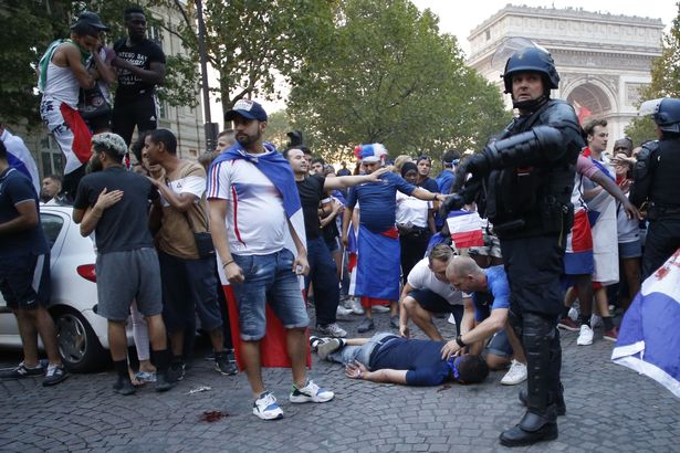 FBL-WC-2018-FRA-CRO-FANS.jpg