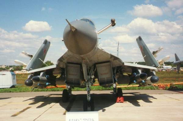 5-underwing-pylons.jpg
