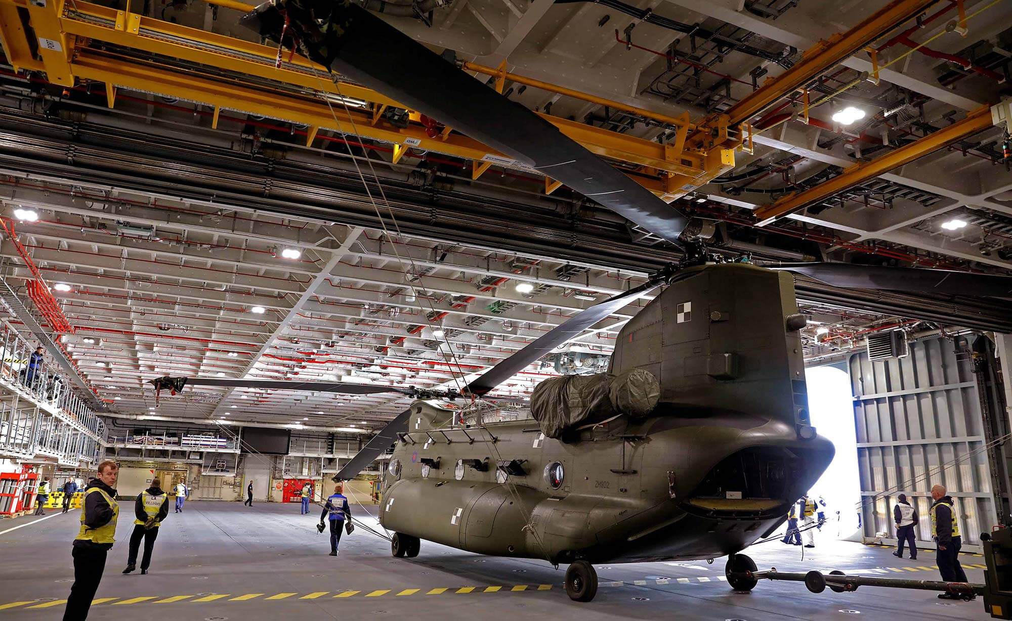 Chinook-Hangar-HMS-Queen-Elizabeth.jpg