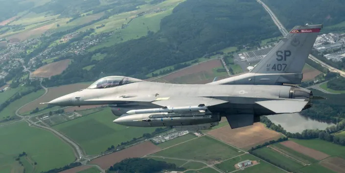 A U.S. Air Force F-16 Fighting Falcon from the the 408th Fighter Squadron, Spangdahlem Air Base, Germany, flies a training sortie Sept. 9, 2015, over Germany.