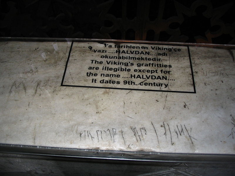 viking-grafitti-hagia-sophia-9th-century.jpg