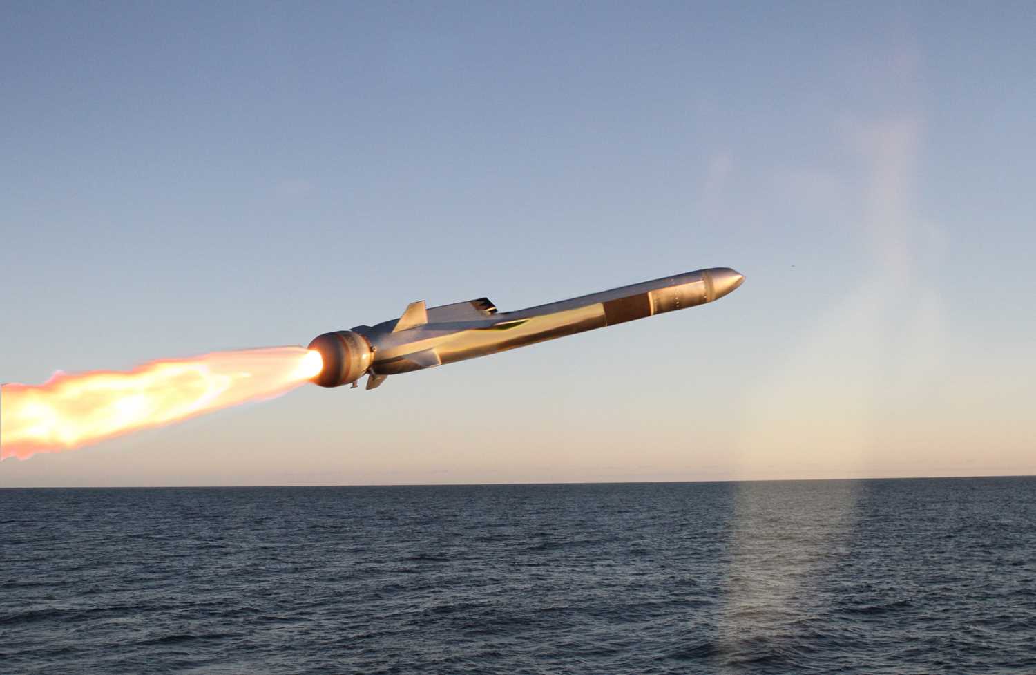 www.navalnews.com