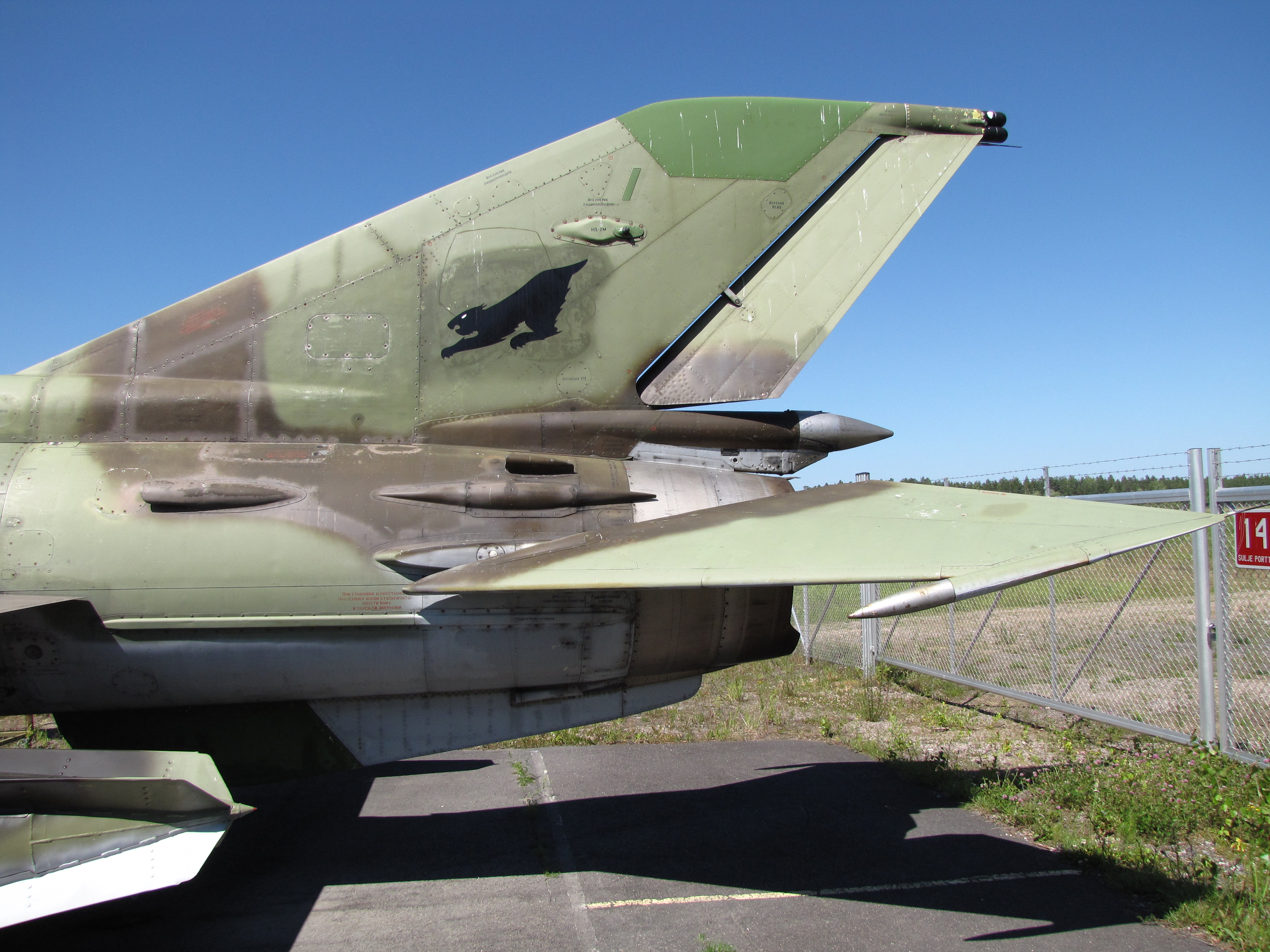 MiG-21_bis_MG-127_tail.JPG