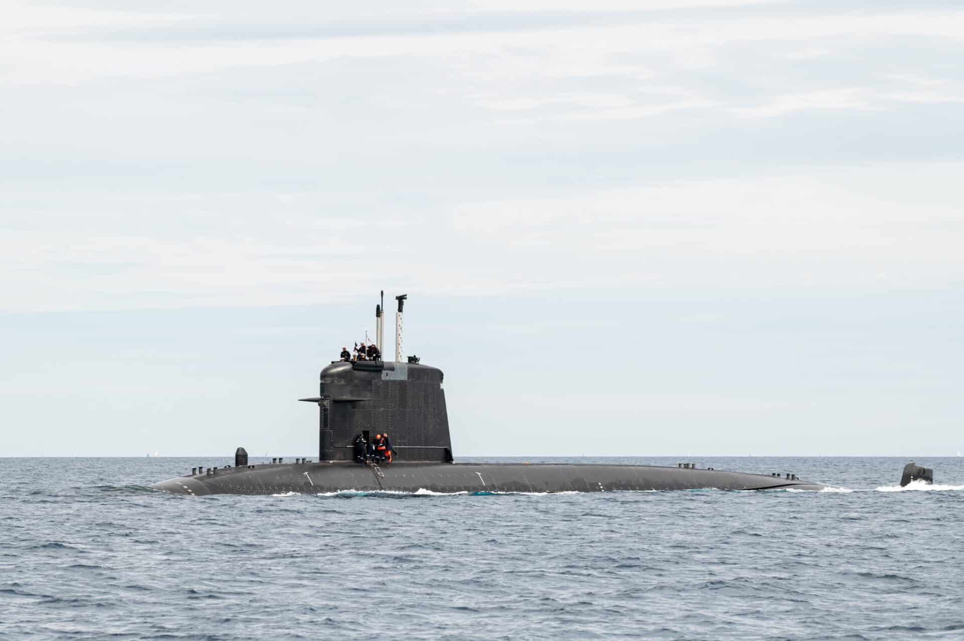 French-Navy-Submarine-Perle.jpg