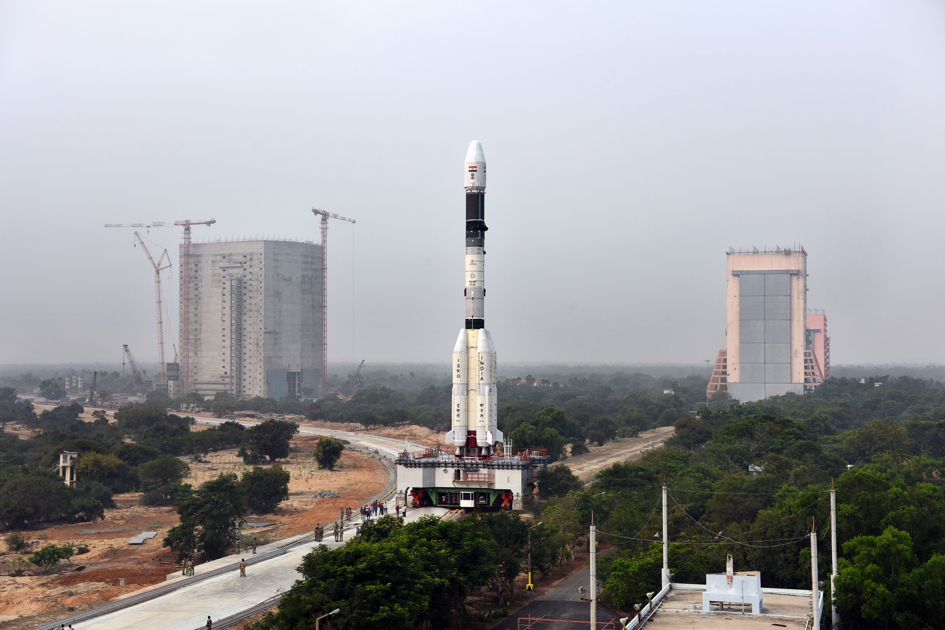 23-panoramicviewofgslv-f08onthemobilelaunchpedestalwiththevehicleassemblybuildinginthebackground.jpg