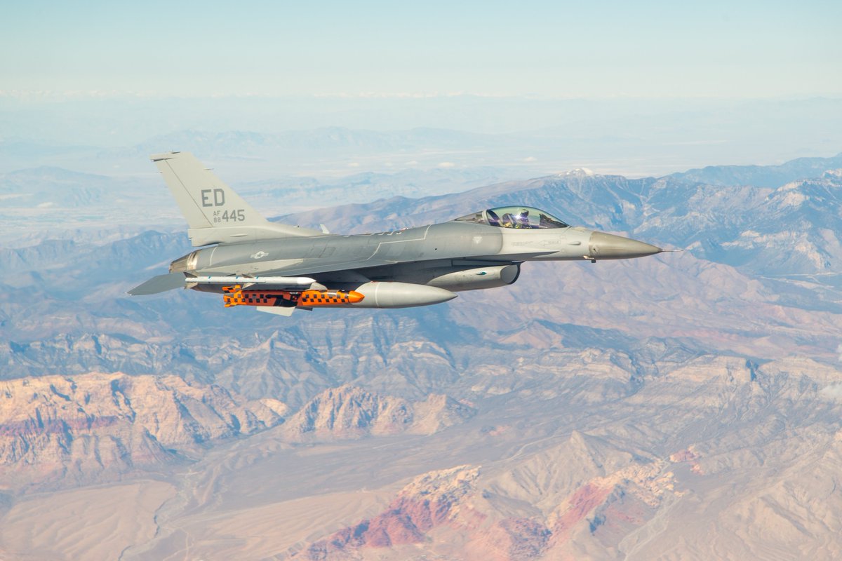 Joint-Strike-Missile-F-16.jpg