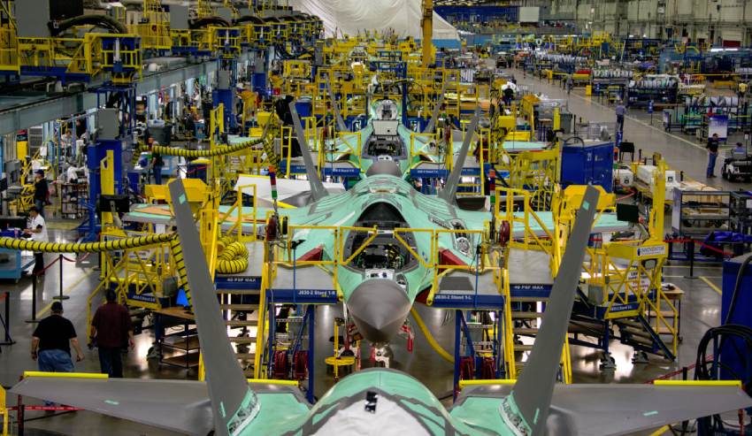 Lockheed-F-35-production-front-view.jpg