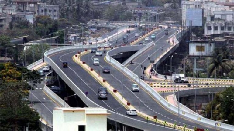 Road-Mumbai-PTI-770x433.jpeg