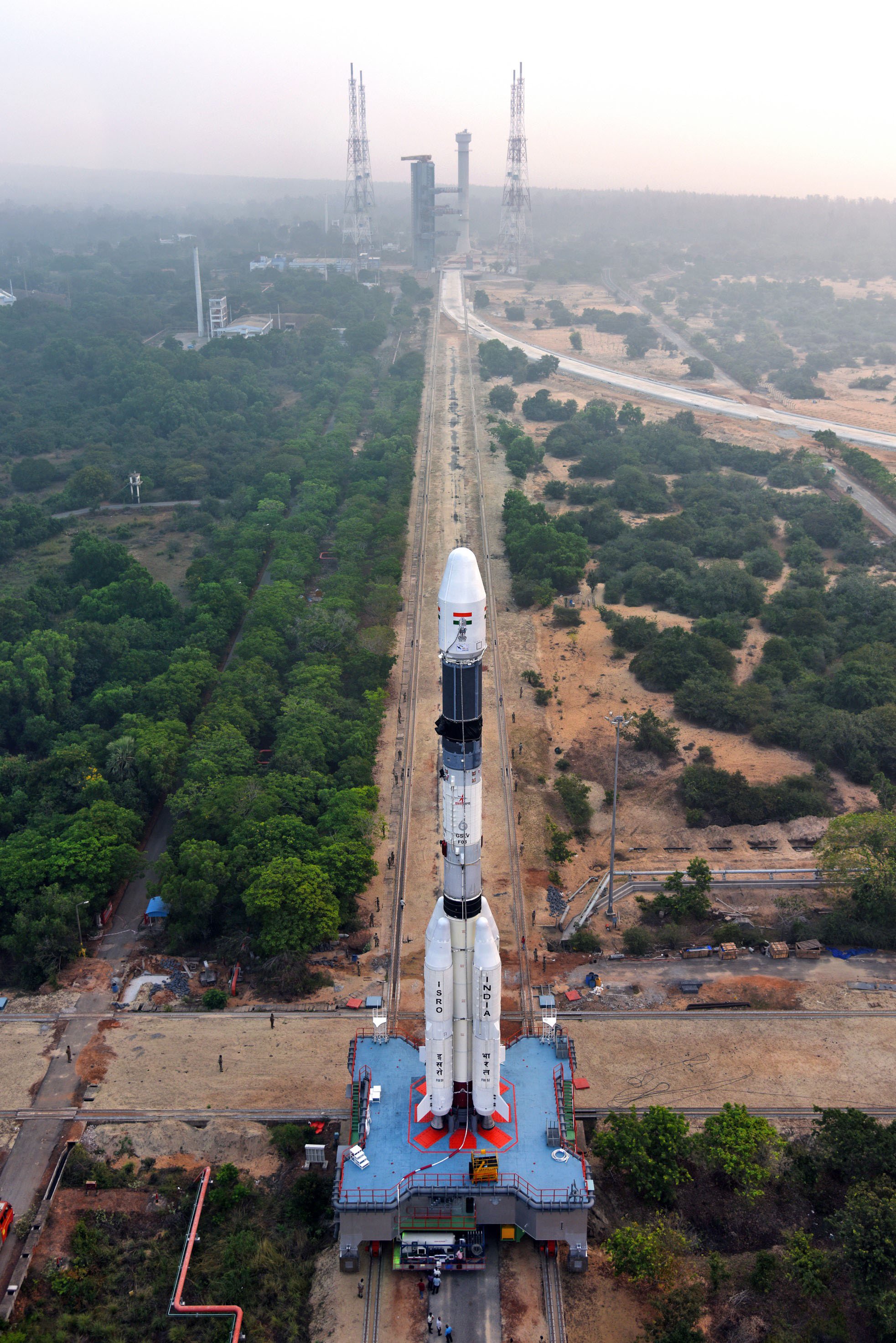 20-aviewofgslv.jpg